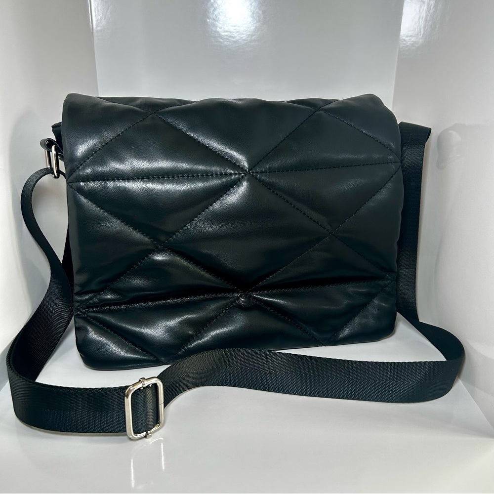 ROOTS Women’s Adjustable Crossbody Purse, Quilted Front, Black, Lightweight, NEW